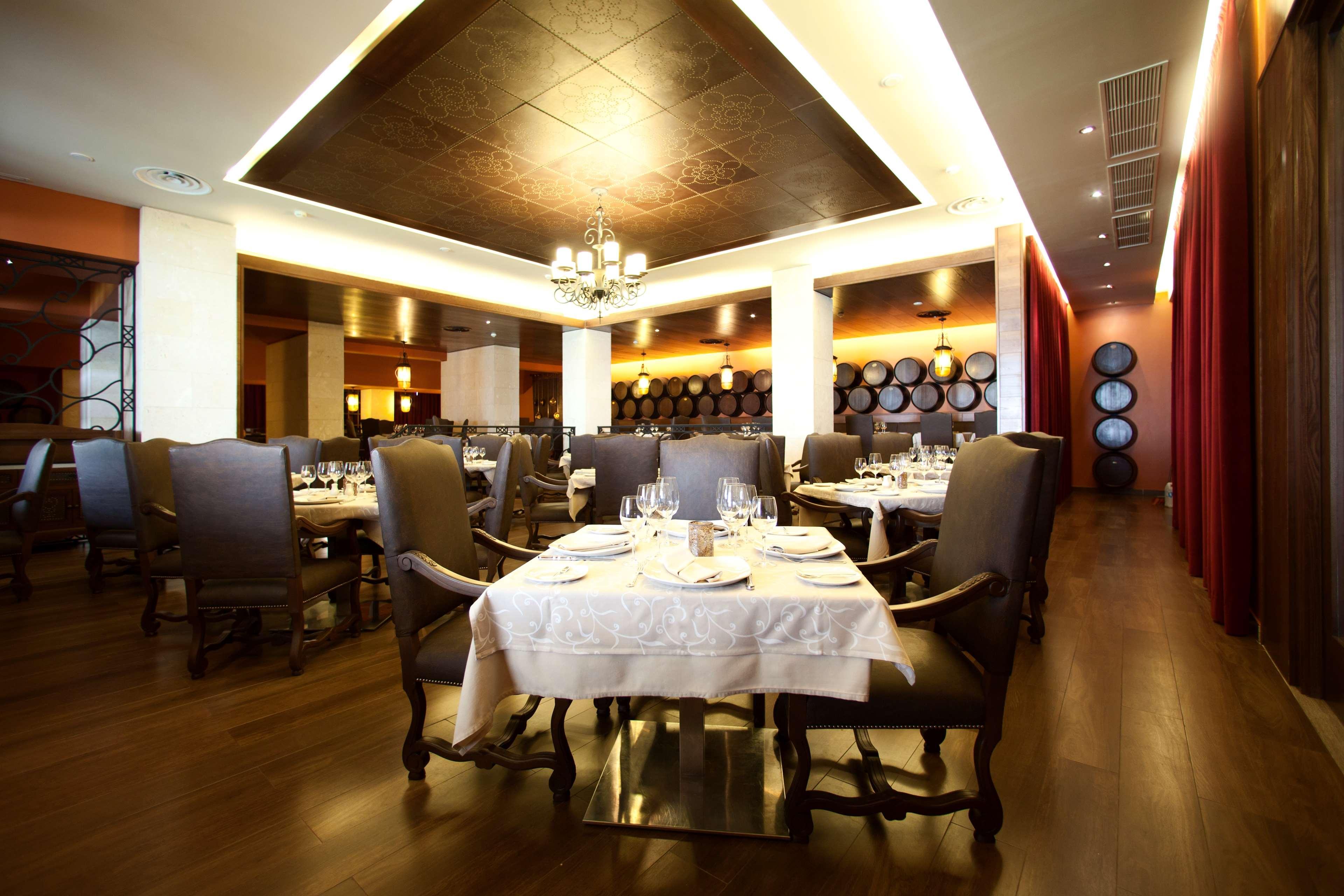 Barcelo Bavaro Palace All Inclusive (Adults Only) Exterior foto The interior of the restaurant