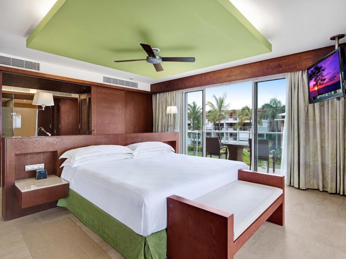 Barcelo Bavaro Palace All Inclusive (Adults Only) Exterior foto A bedroom at the Hard Rock Hotel & Casino Punta Cana